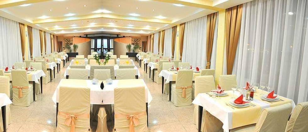 Hotel Beograd - Yu Lukavica Ngoại thất bức ảnh
