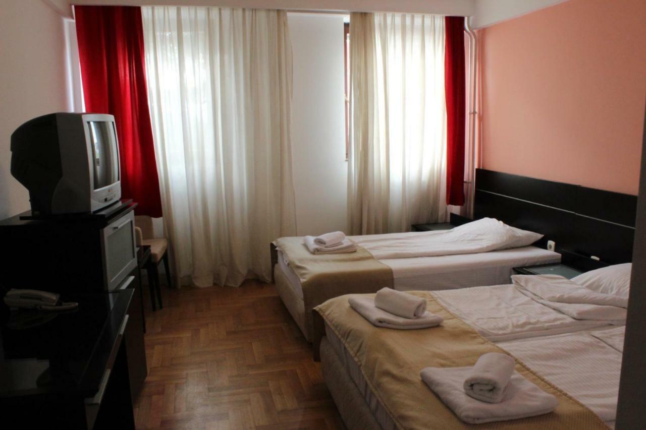 Hotel Beograd - Yu Lukavica Ngoại thất bức ảnh