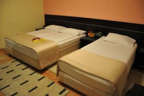 Hotel Beograd - Yu Lukavica Ngoại thất bức ảnh